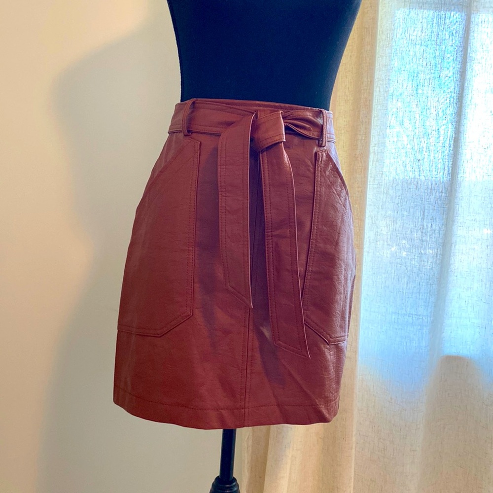 Shinestar artificial leather mini skirt